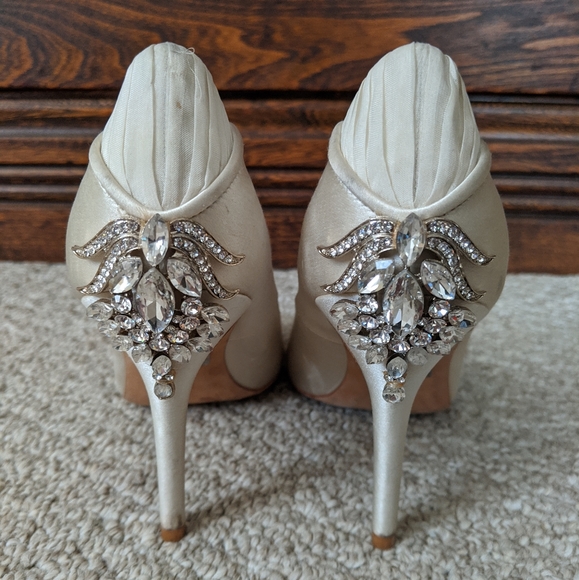 Badgley Mischka open toe wedding pump - Picture 2 of 10